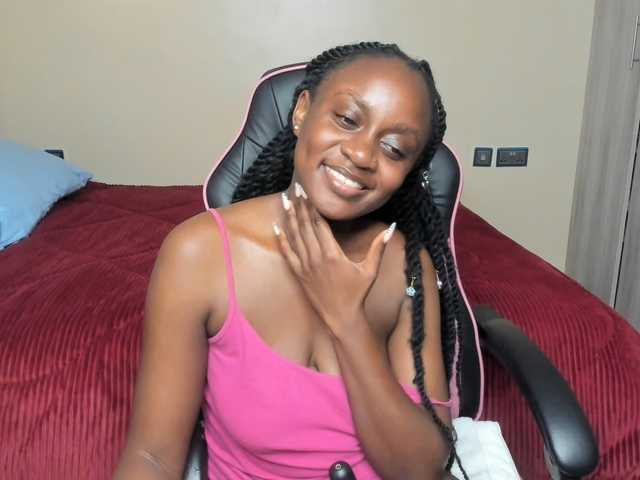 Trizzytariaa, 25 y/o - Live Cam on BongaCams