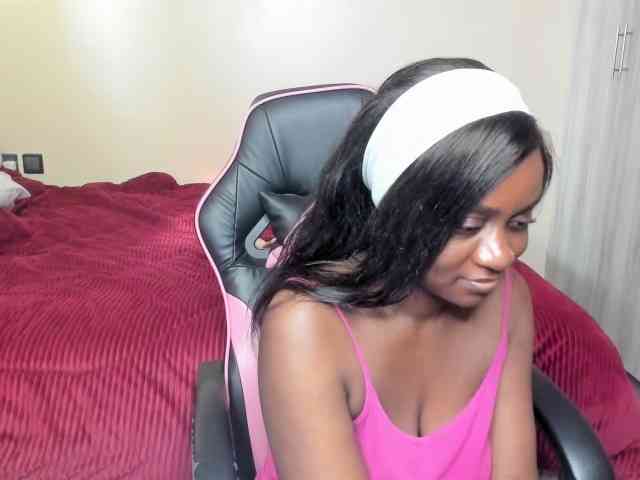 Trizzytariaa webcam