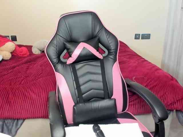 Trizzytariaa webcam