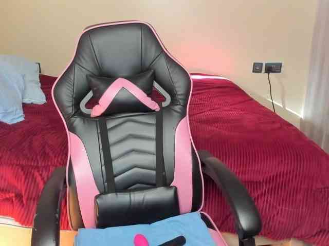 Trizzytariaa webcam
