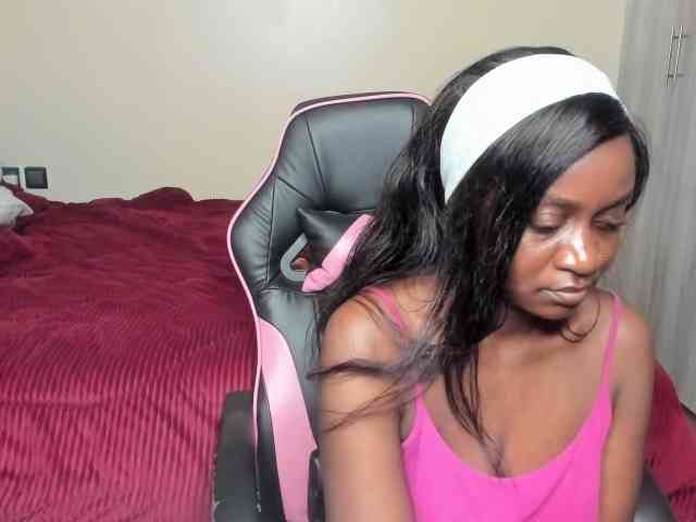 Trizzytariaa webcam