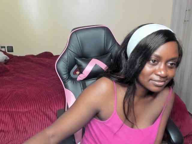 Trizzytariaa webcam