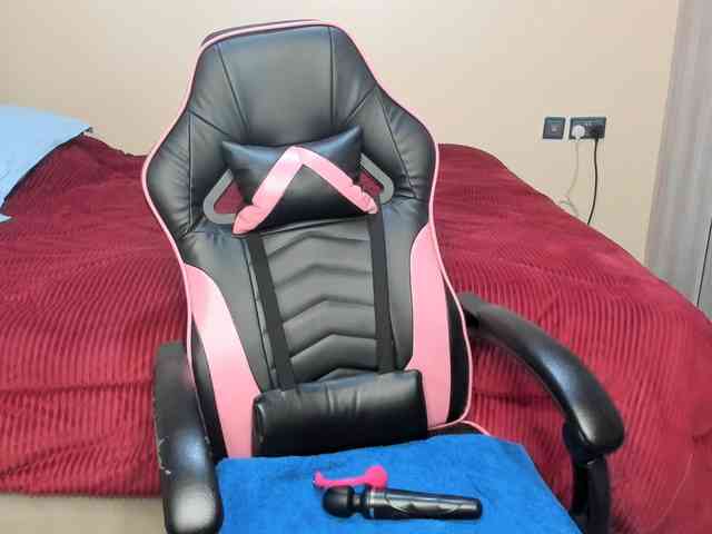 Trizzytariaa webcam