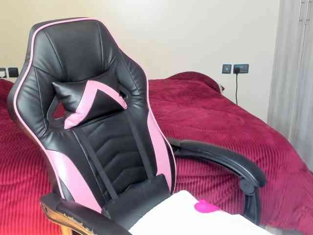 Trizzytariaa webcam
