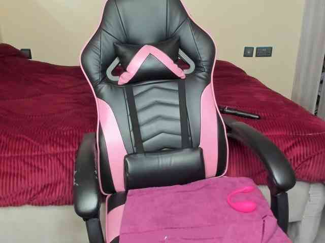 Trizzytariaa webcam