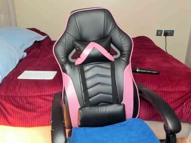 Trizzytariaa webcam
