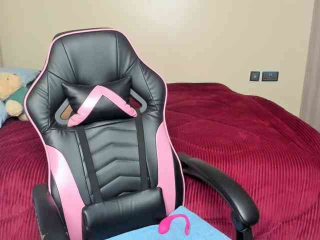Trizzytariaa webcam