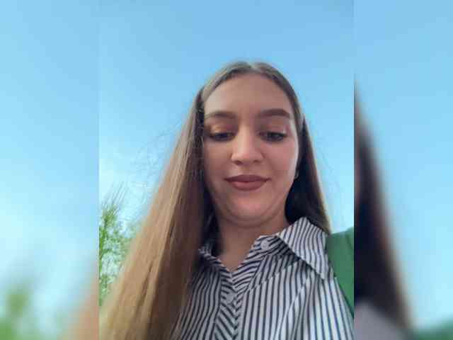 CyrilaPuff webcam