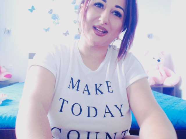 mayarebecca live cam on BongaCams