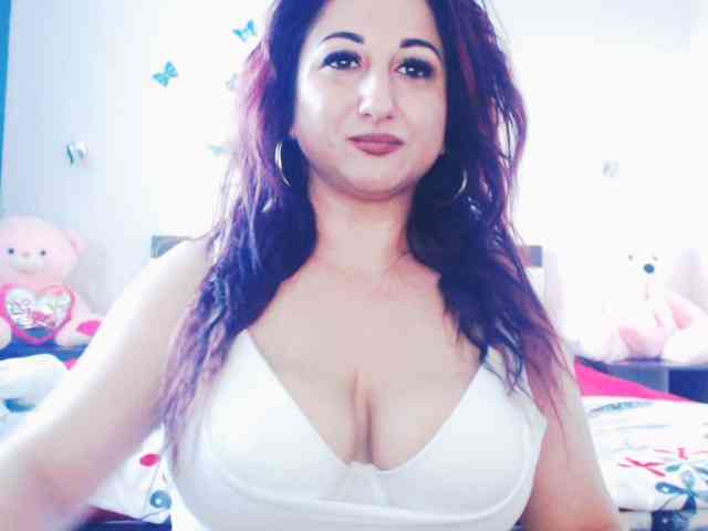 Modella: mayarebecca