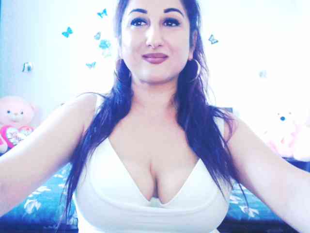 Modella: mayarebecca