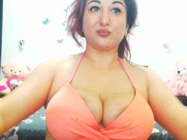 Modella: mayarebecca