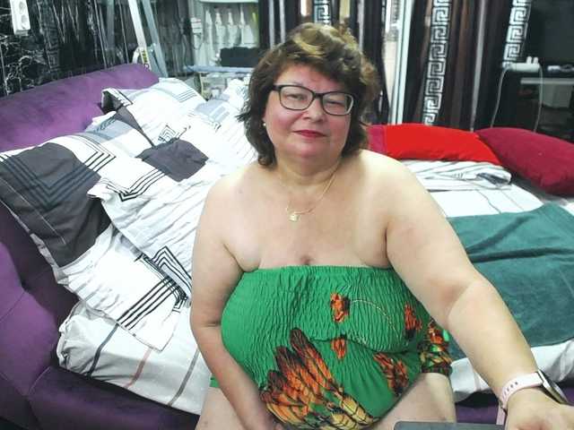 SweetMommaX live cam on BongaCams