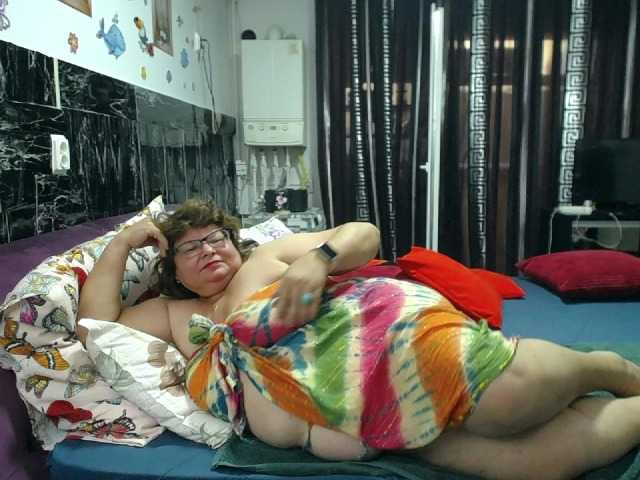 SweetMommaX live cam on BongaCams