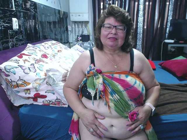 SweetMommaX live cam on BongaCams