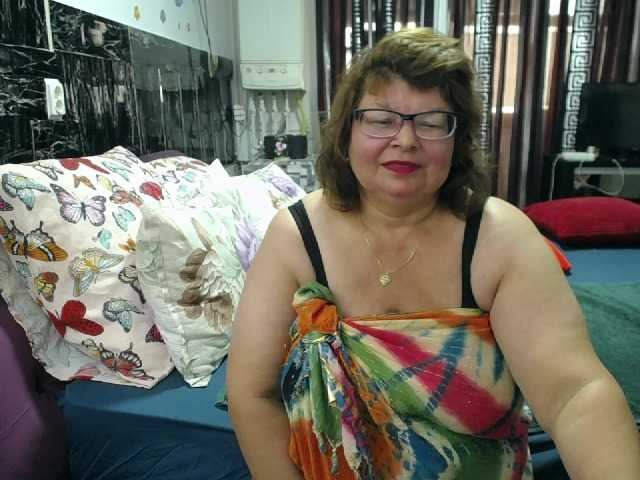 SweetMommaX live cam on BongaCams
