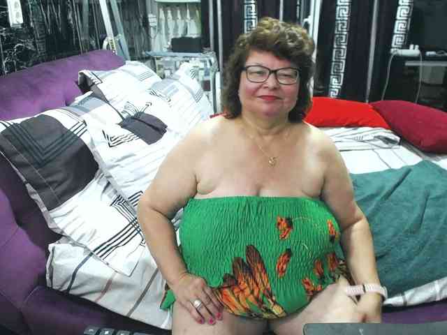 SweetMommaX webcam