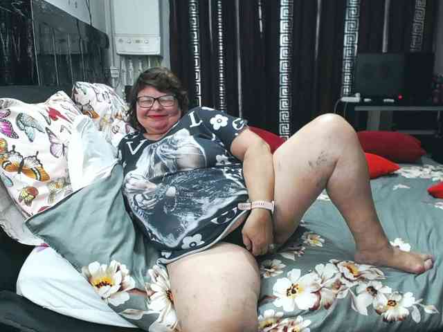 SweetMommaX webcam