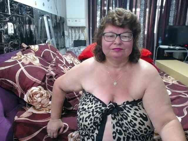 SweetMommaX webcam
