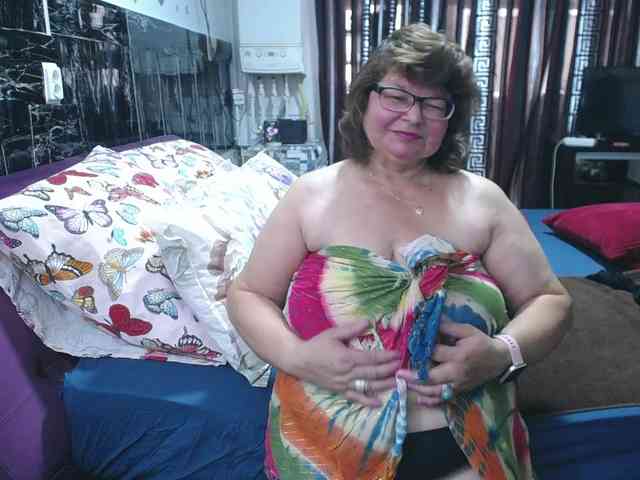 SweetMommaX webcam