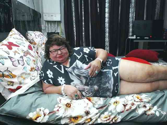 SweetMommaX webcam