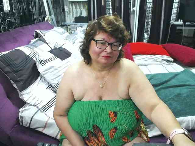 SweetMommaX webcam