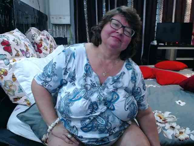 SweetMommaX webcam