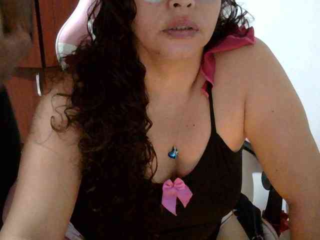Zusybearman webcam