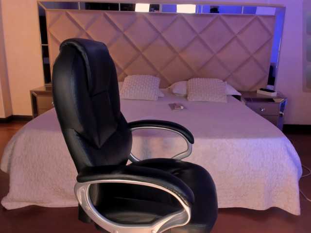 SophieBarnett live cam on BongaCams