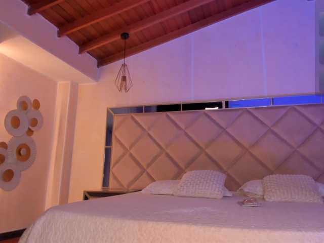 SophieBarnett live cam preview