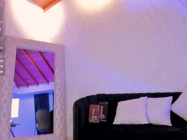 SophieBarnett live cam on BongaCams