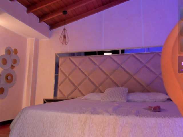 SophieBarnett live cam on BongaCams