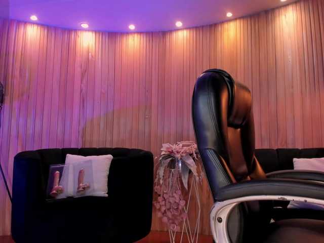 SophieBarnett live cam on BongaCams