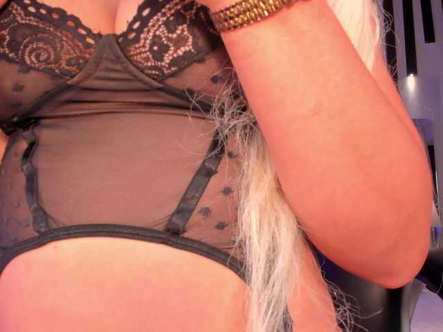 SophieBarnett live cam on BongaCams