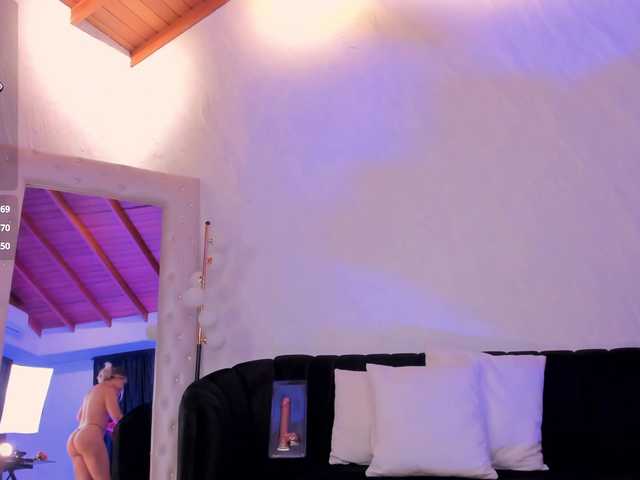 SophieBarnett live cam on BongaCams
