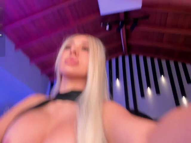SophieBarnett live cam on BongaCams