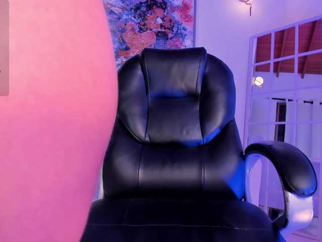 SophieBarnett live cam on BongaCams