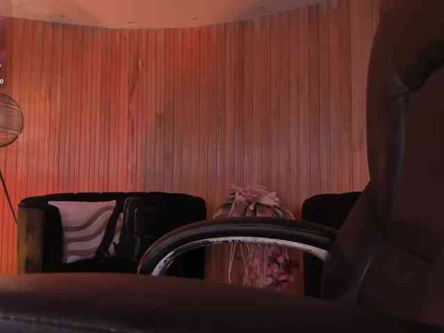 SophieBarnett webcam