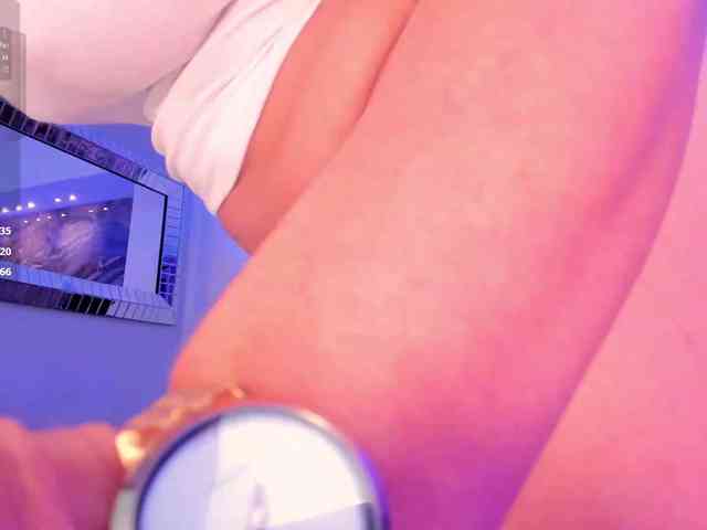 SophieBarnett Live Webcam on BongaCams