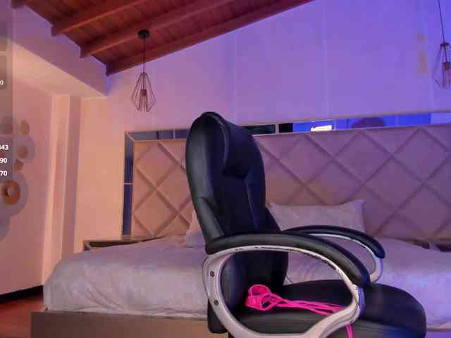 SophieBarnett webcam