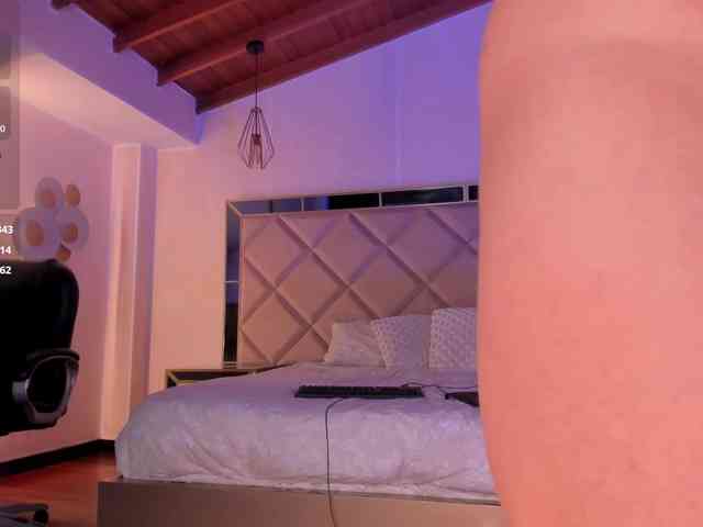 SophieBarnett webcam