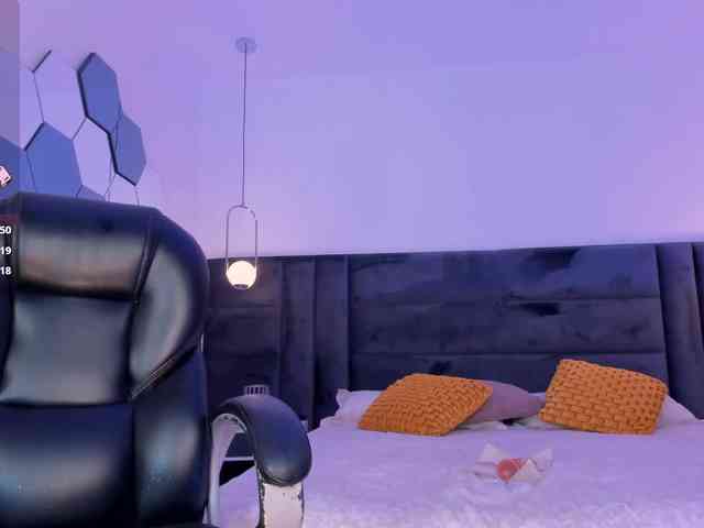 SophieBarnett webcam