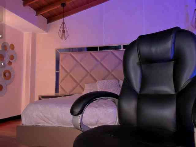 SophieBarnett webcam