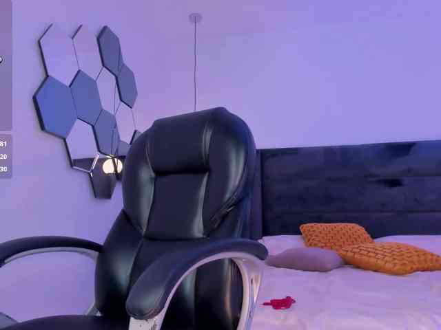 SophieBarnett webcam