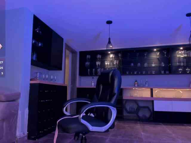 SophieBarnett webcam