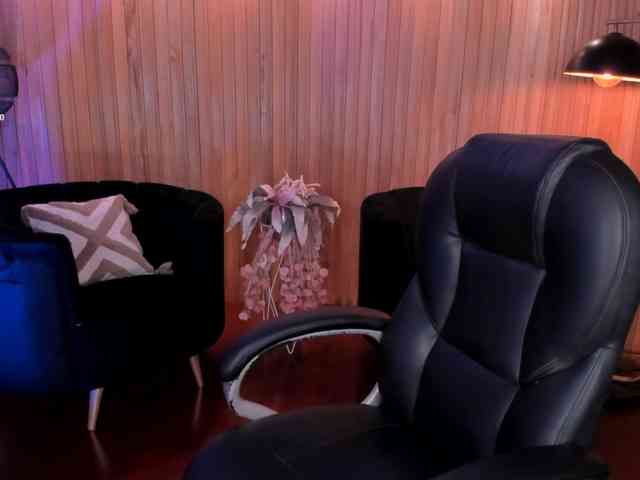 SophieBarnett webcam