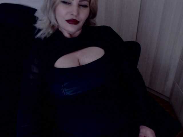 Sex chat gratuit in direct cu Mistress-Marilyn pe BongaCams