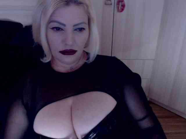 Mistress-Demi webcam