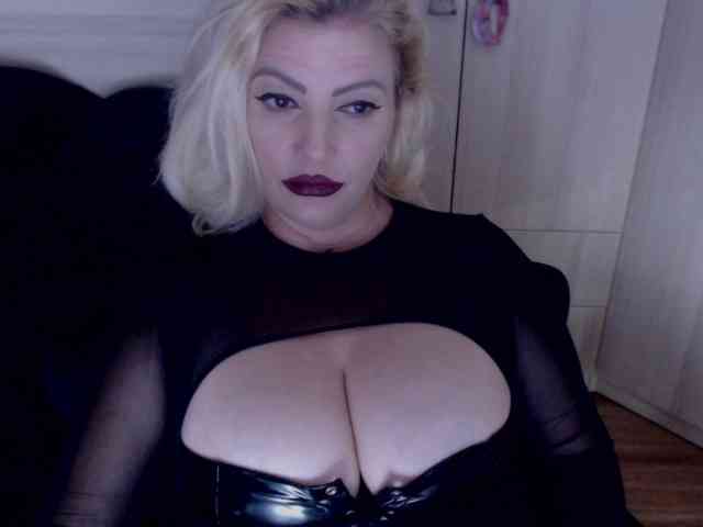 Mistress-Demi webcam