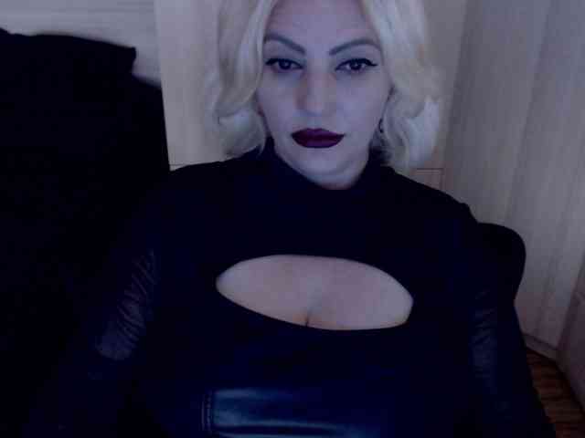 Mistress-Demi webcam